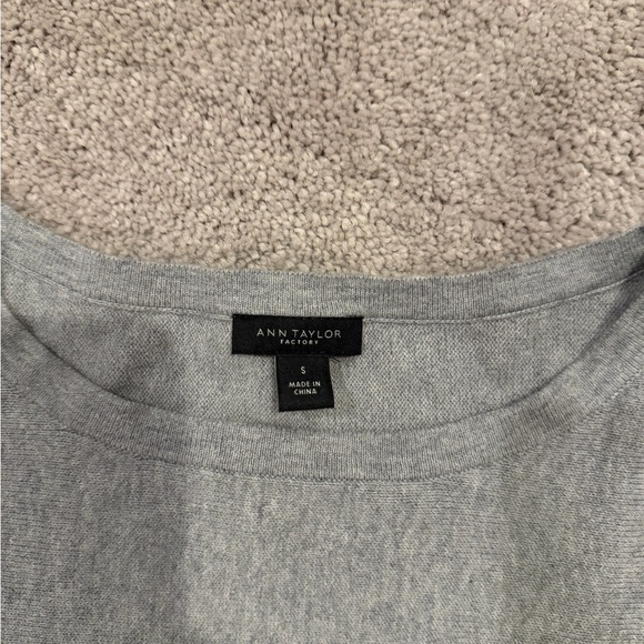 Ann Taylor Gray Women's Sweater - Picture 3 of 6